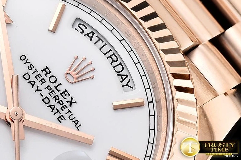 0213 RDD0218A – DayDate 40mm Casual 690